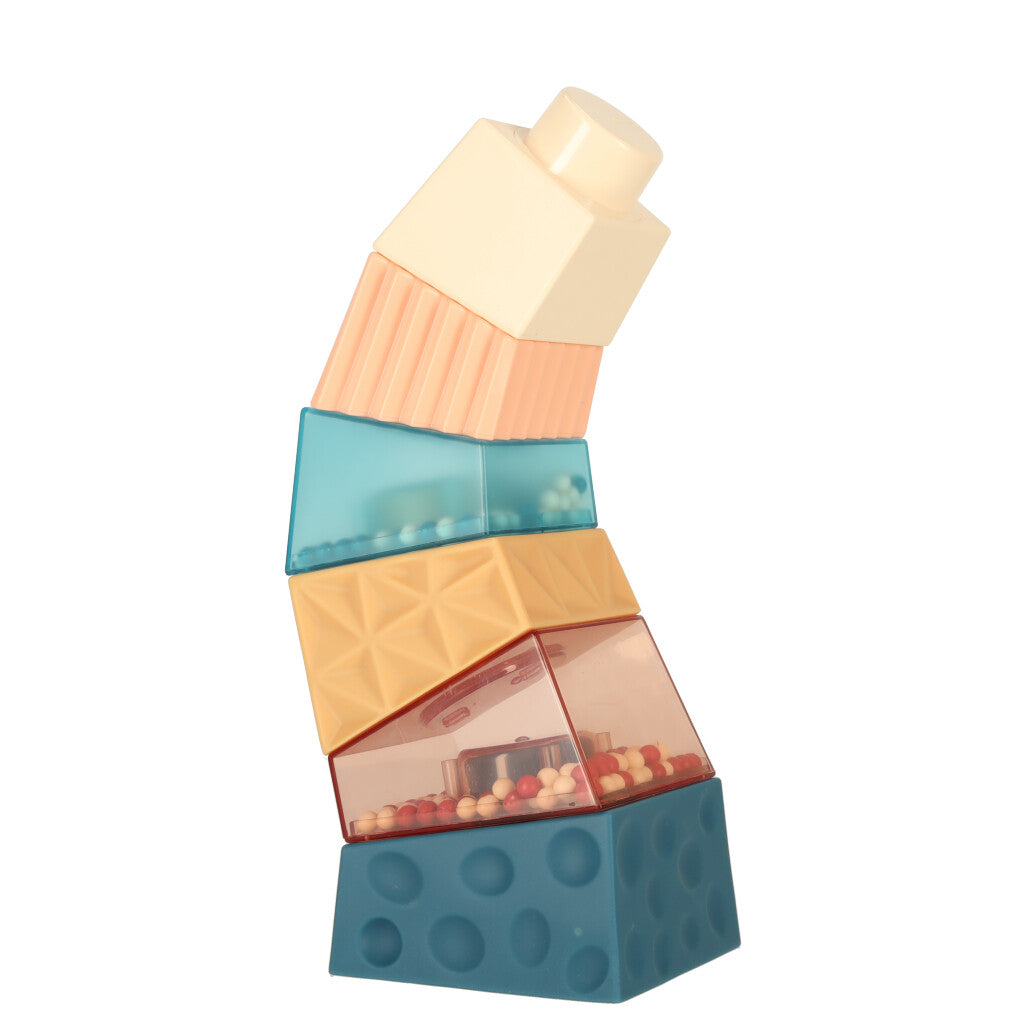 Dažādu tekstūru klucīšu tornis