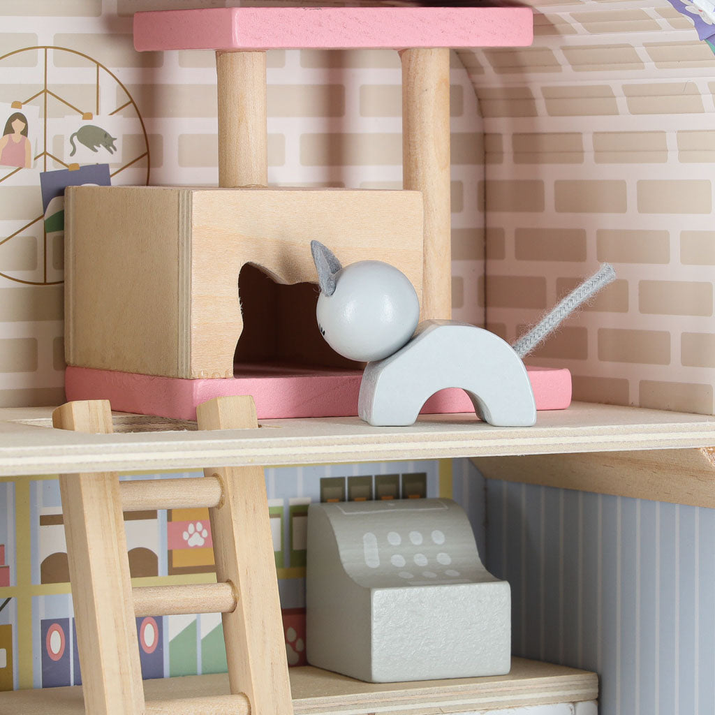 Leļļu māja "Dzīvnieku viesnīca" koferī