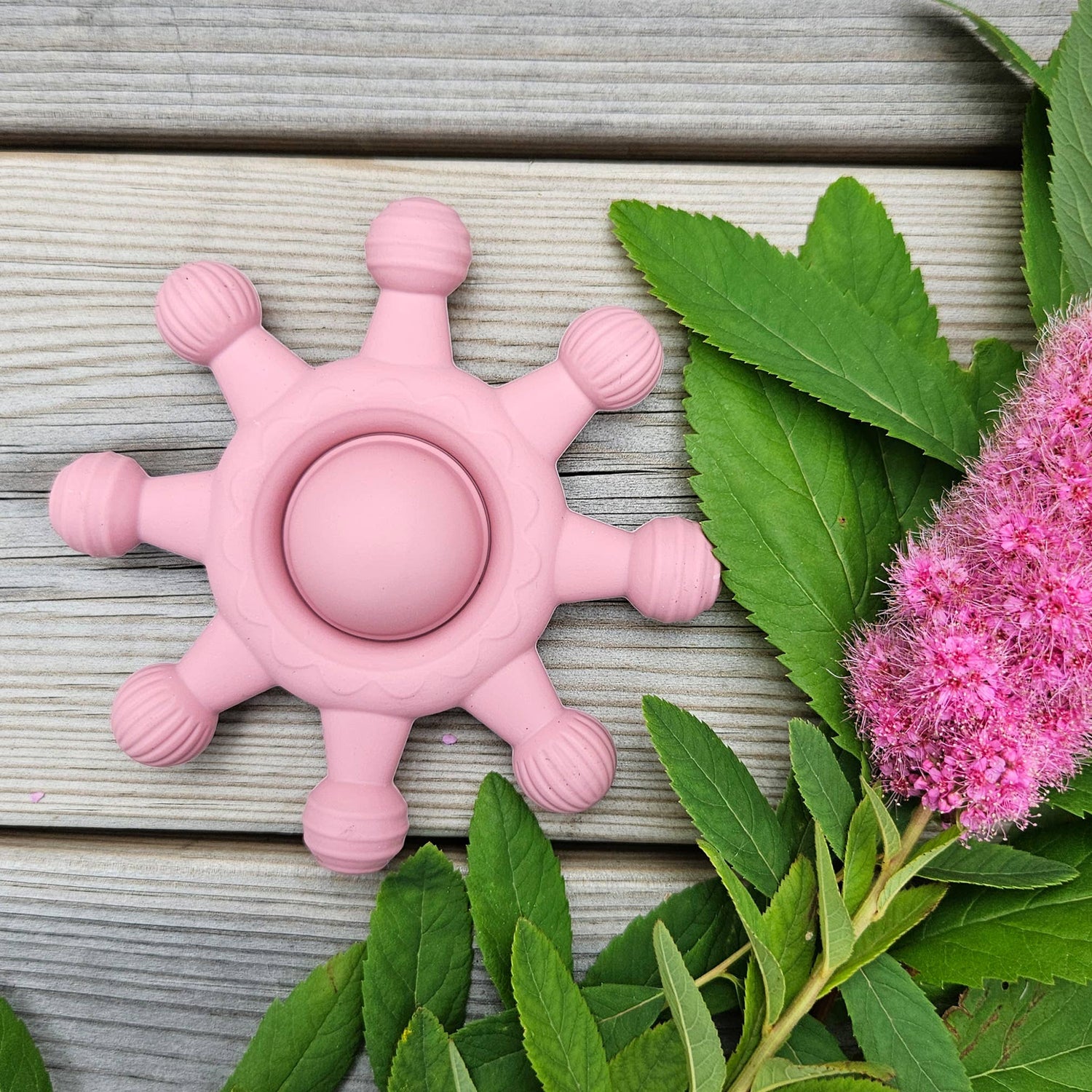 Zīdaiņu silikona graužamā rotaļlieta “Cirks”, putekļrozā krāsā