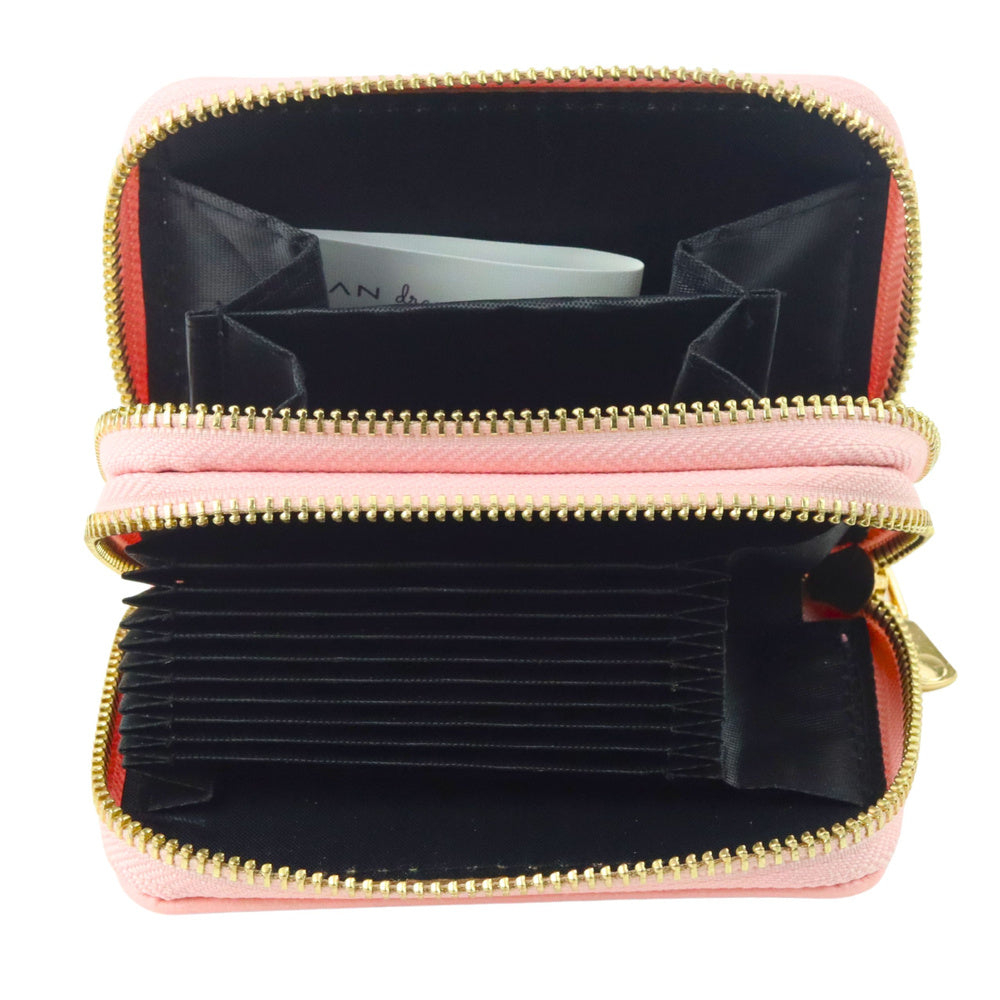 Maks ar diviem nodalījumiem, Kapibara, rozā