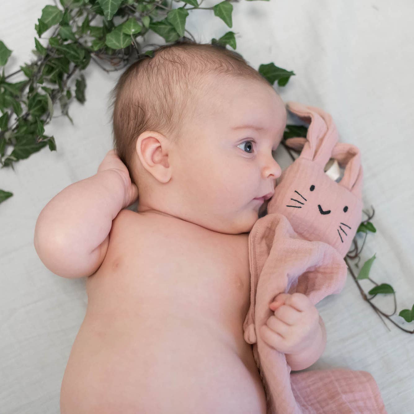 Mīkstais trusītis no organiskās kokvilnas, gaiši mauve krāsā