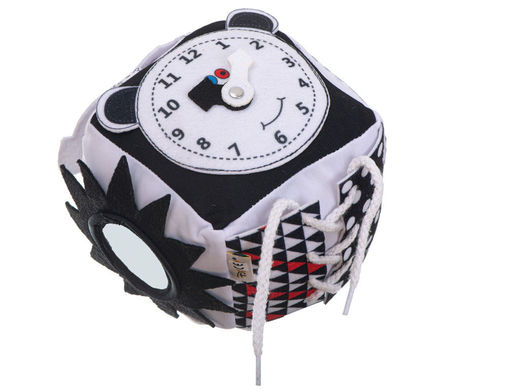 Izglītojošs sensorais kubs zīdainim, melnbalts