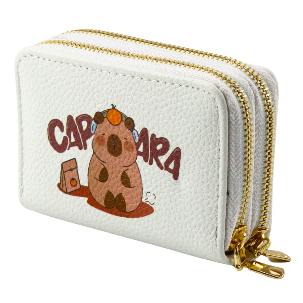 Maks ar diviem nodalījumiem, Kapibara, balts