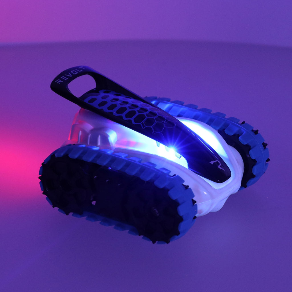 Radiovadāms auto ar kāpurķēdēm Revolt Track Racer